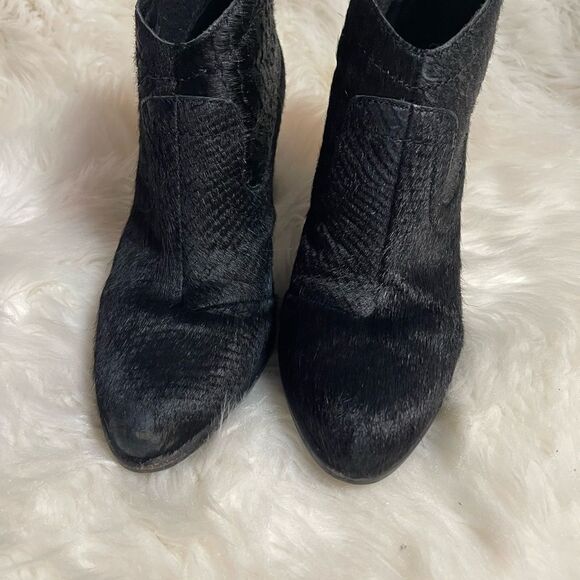 Ugg leather calf hair black reptile print ankle heels boots back zipper size 8.5 - Picture 8 of 12